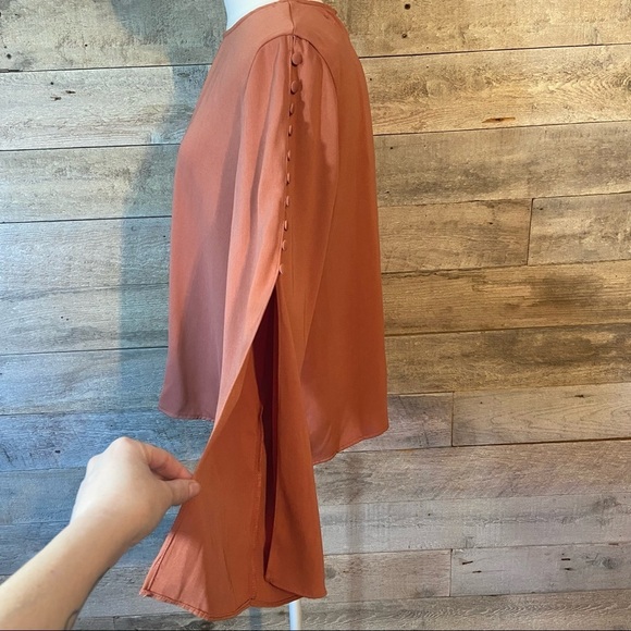 BNWT‎ DO+BE  orange slit sleeve women’s blouse in size small - Picture 6 of 12